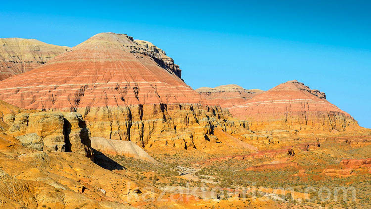 Aktau mountains. Altyn-Emel.