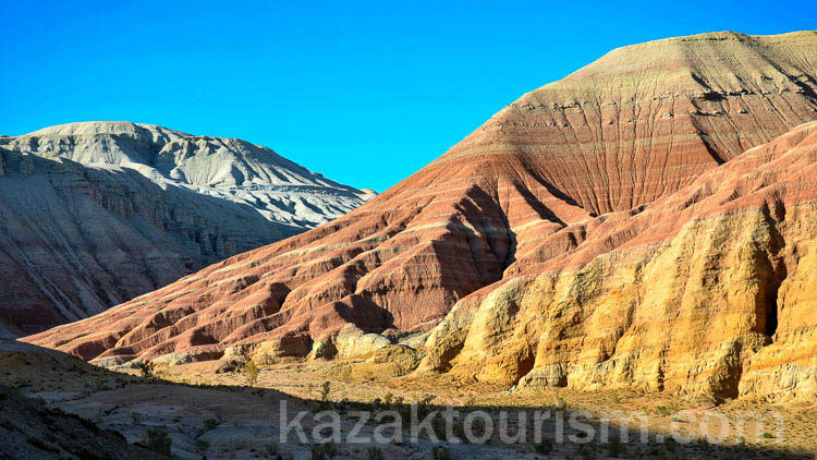 Altyn-Emel national park. The Aktau mounains.